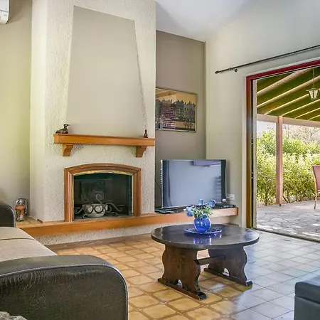 Xenia Λακήθρα